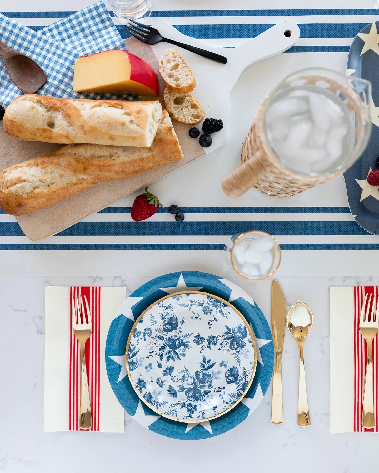 Hamptons Navy Star Large Plates (8 Count)