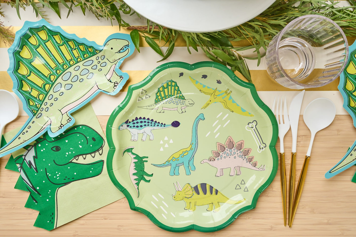 RAWR-some Dinosaur Shaped Plates (16 Count)