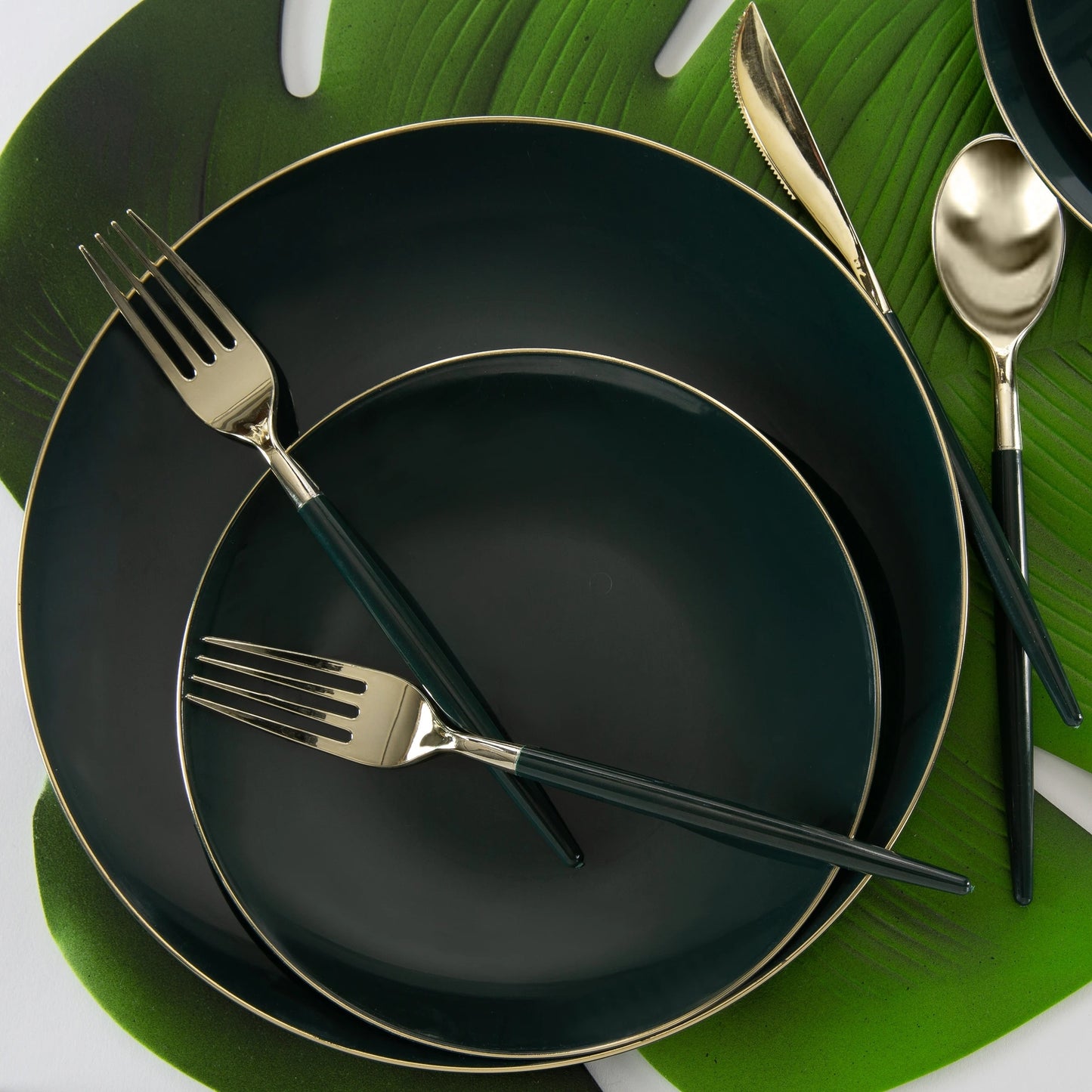 Emerald and Gold Plastic Cutlery Set (Set for 8)