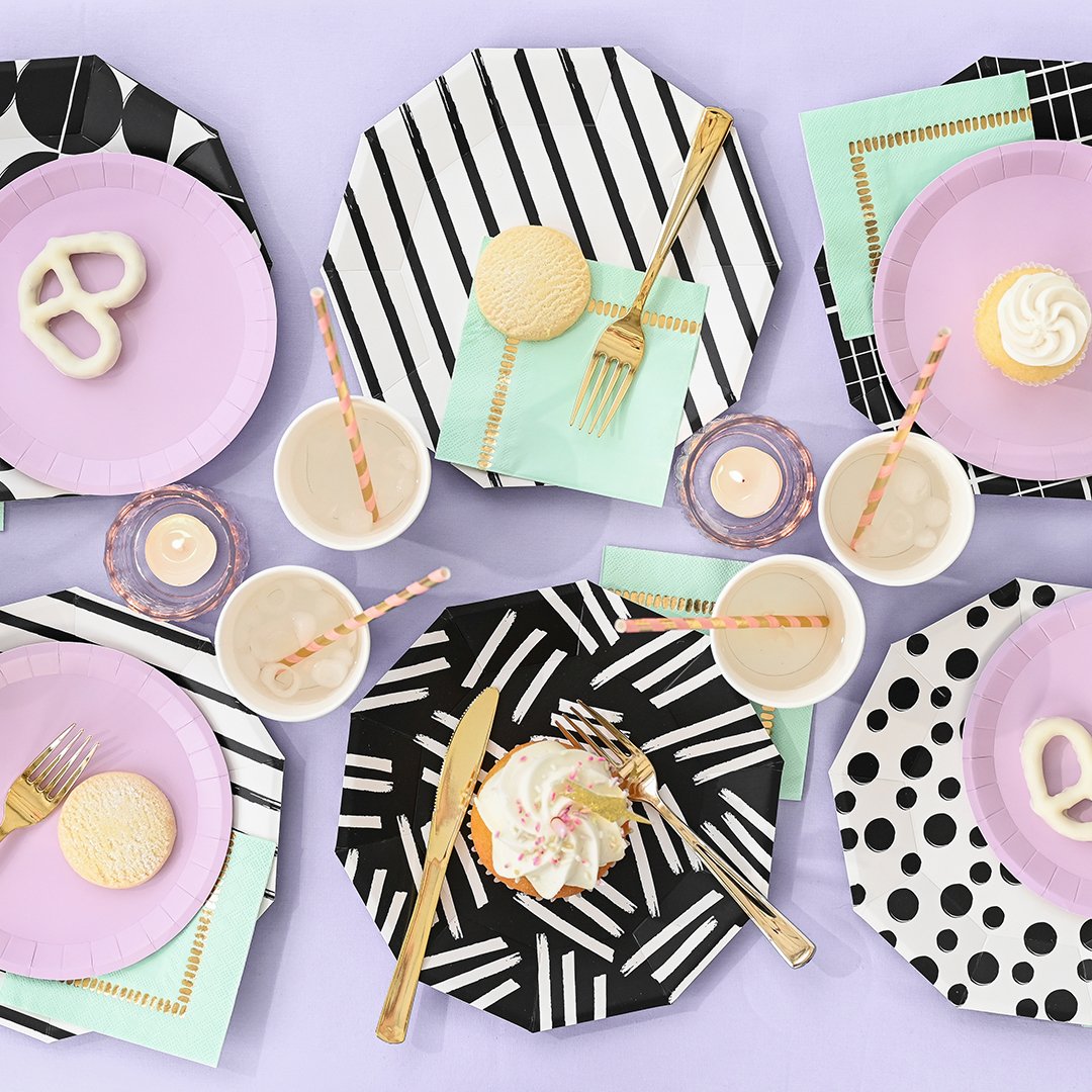 Artistic Geometric Black and White Plates (10 pk)