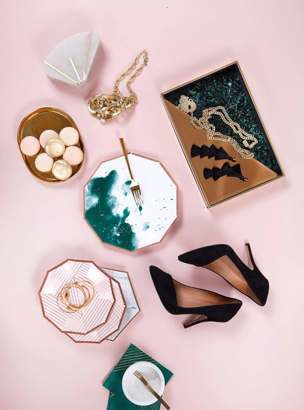 Manhattan Pink Striped Small Paper Plates (8 Pack)