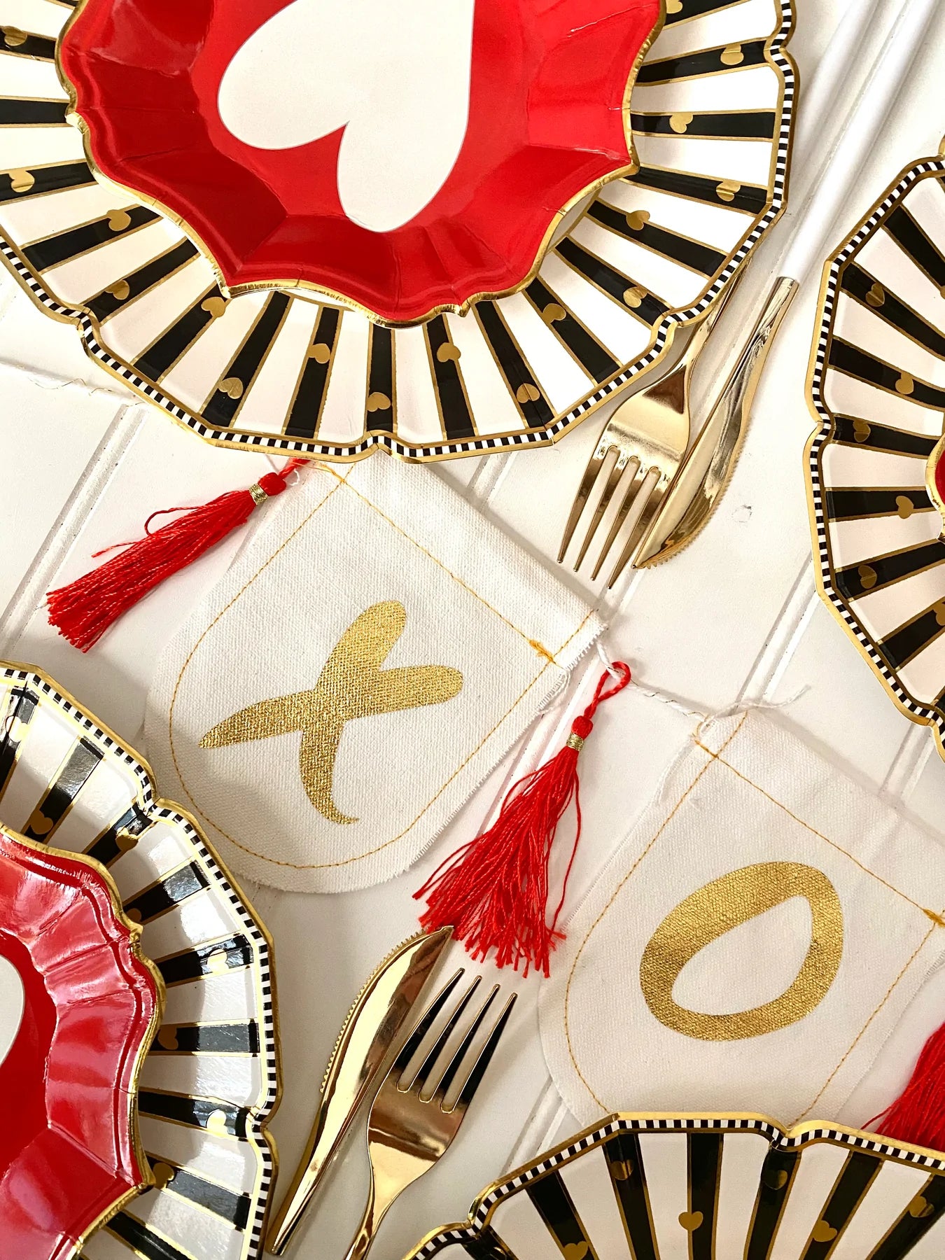 Ruby Heart Small Plates (8 Count)