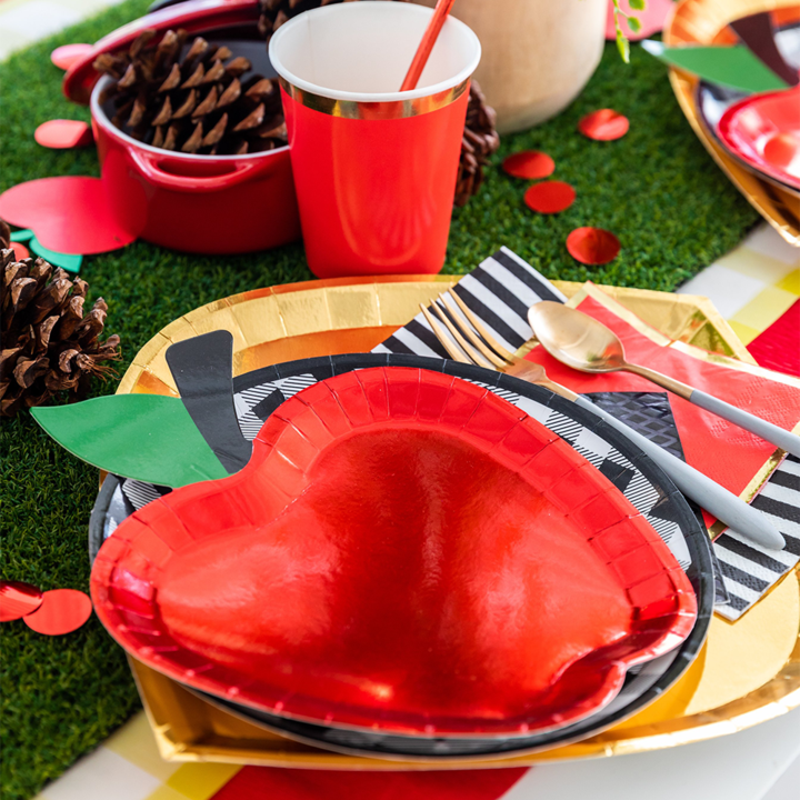 Apple Shaped Plates (12 pk)
