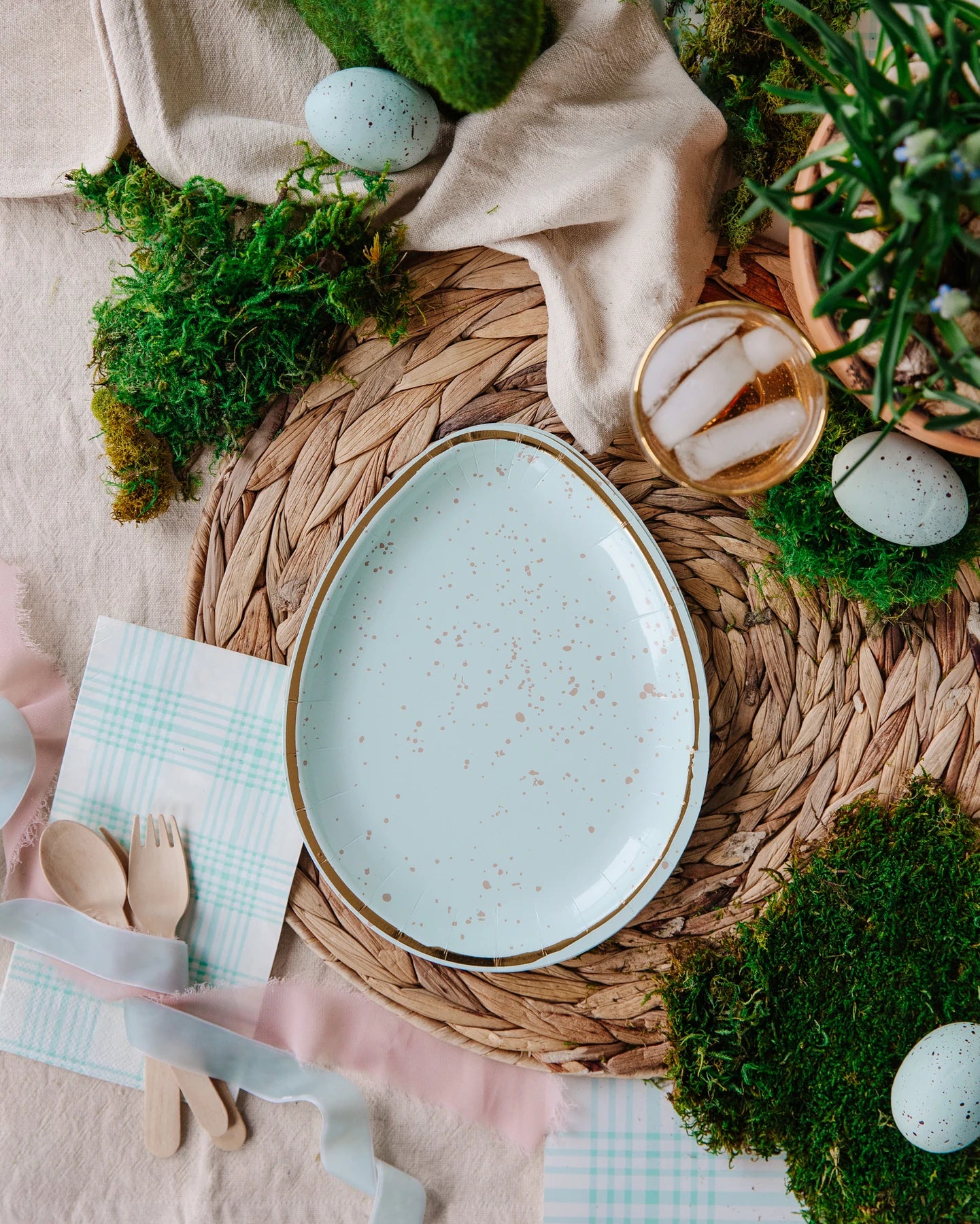 Robin's Egg Shaped Paper Plates (8 Pk)