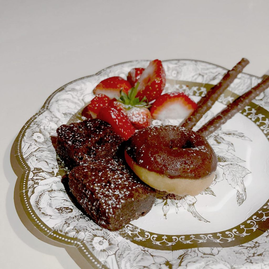 Vintage Porcelain Small Party Plates (12 pk)