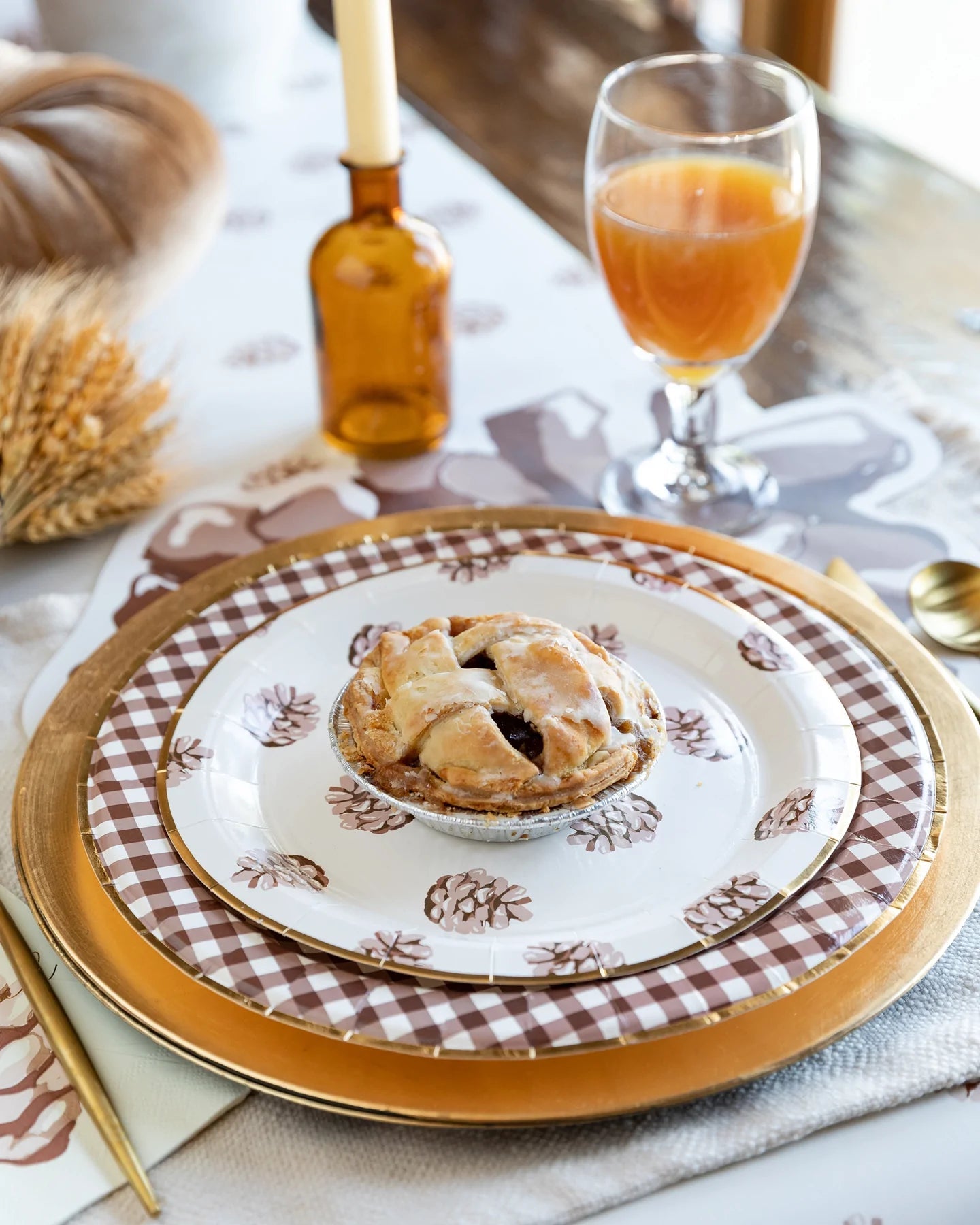 Pine Cone Harvest Small Plates (8 Count)