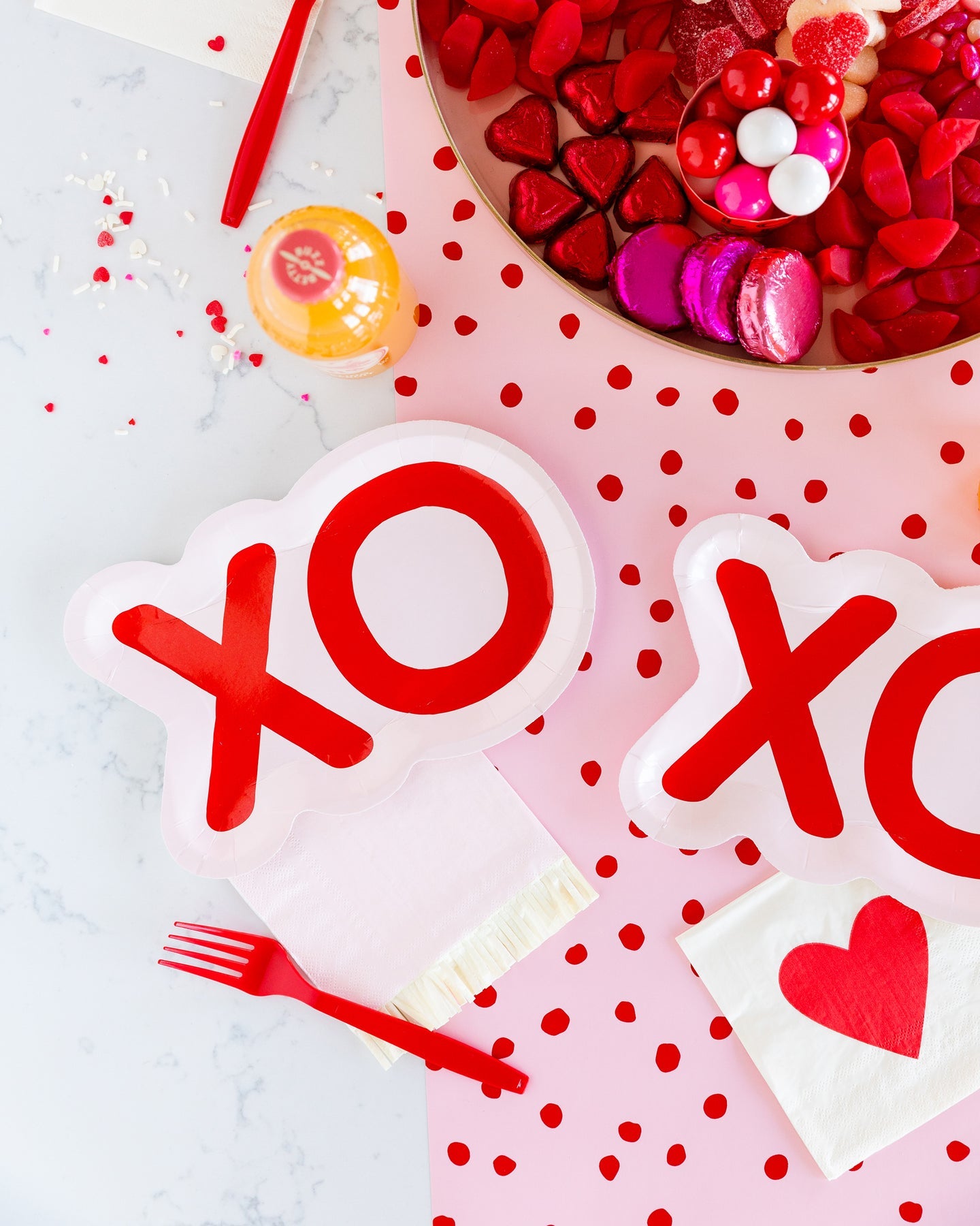 XOXO Shaped Plates (8 ct)