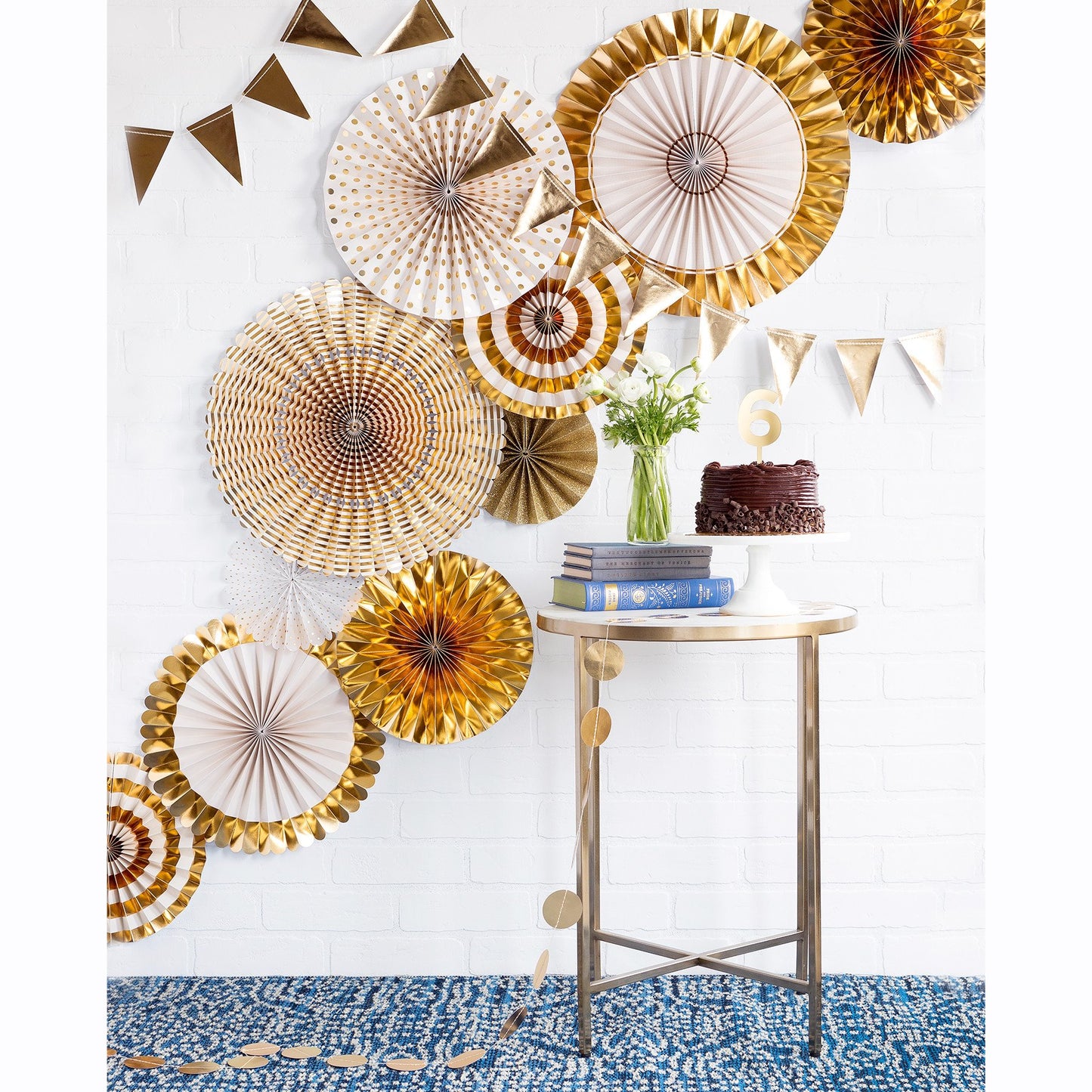 Fancy Gold Party Fans (8 pk)