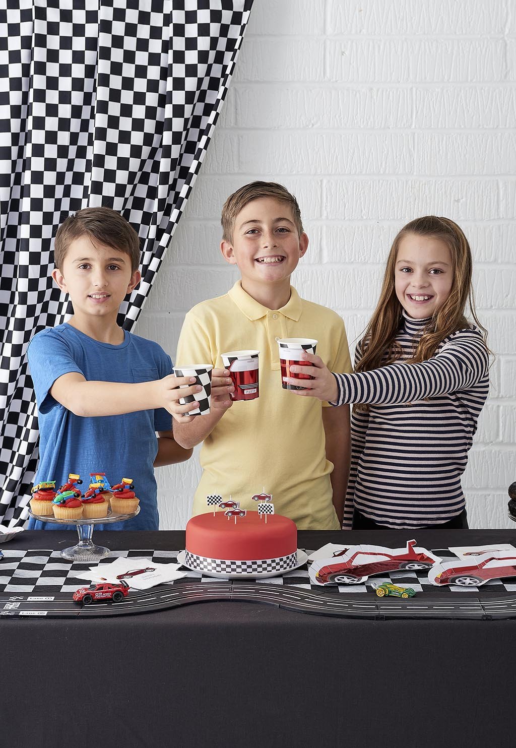 Party Racer Cups (8 pk)