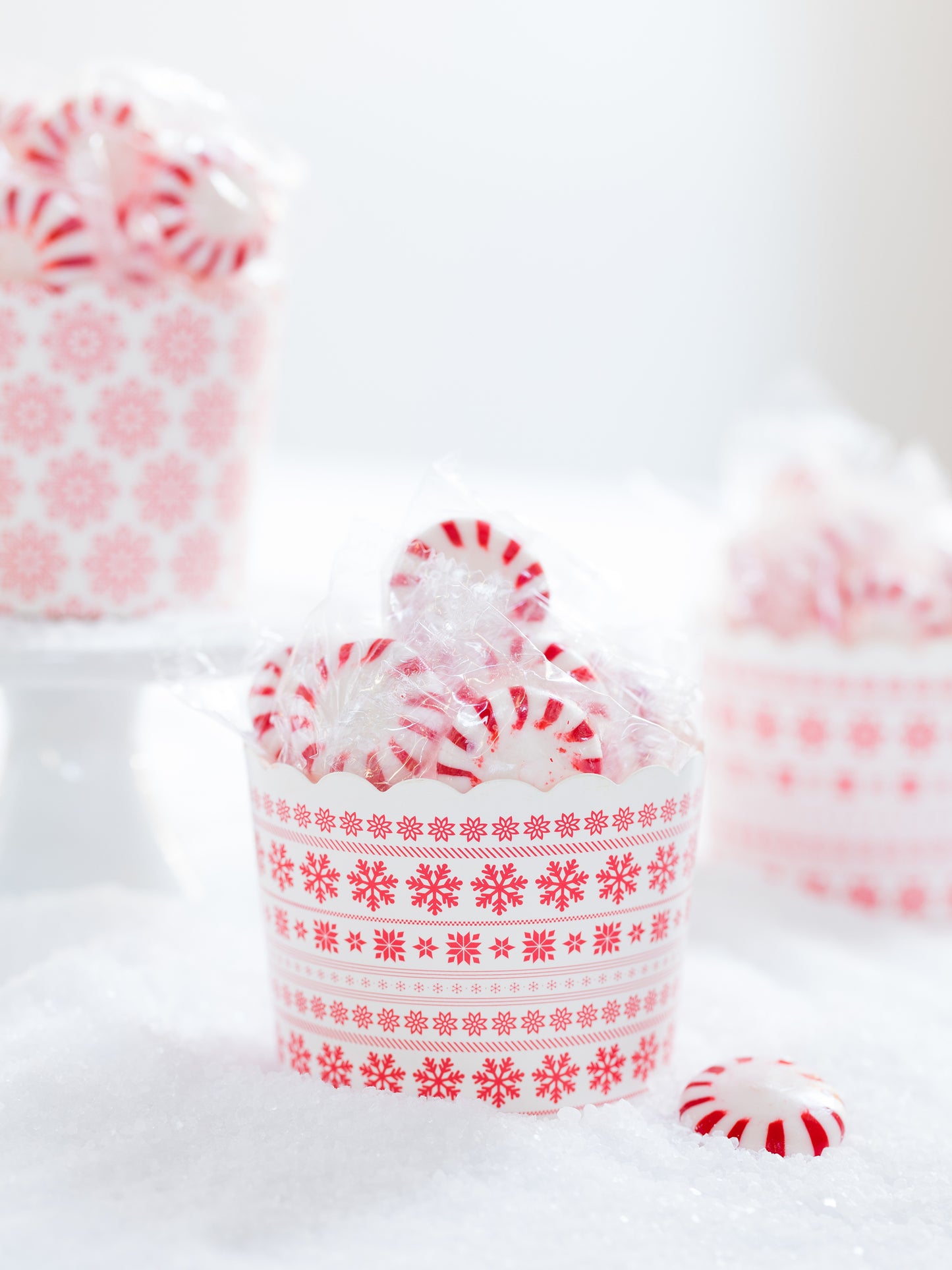 Nordic Snowflake Baking and Treat Cups (50 pk)