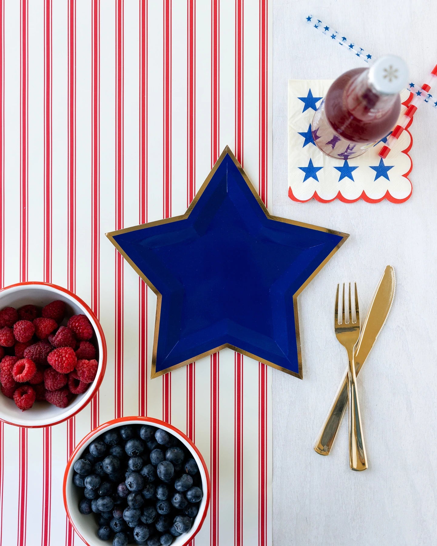 Blue Star Shaped Plates (8 Count)