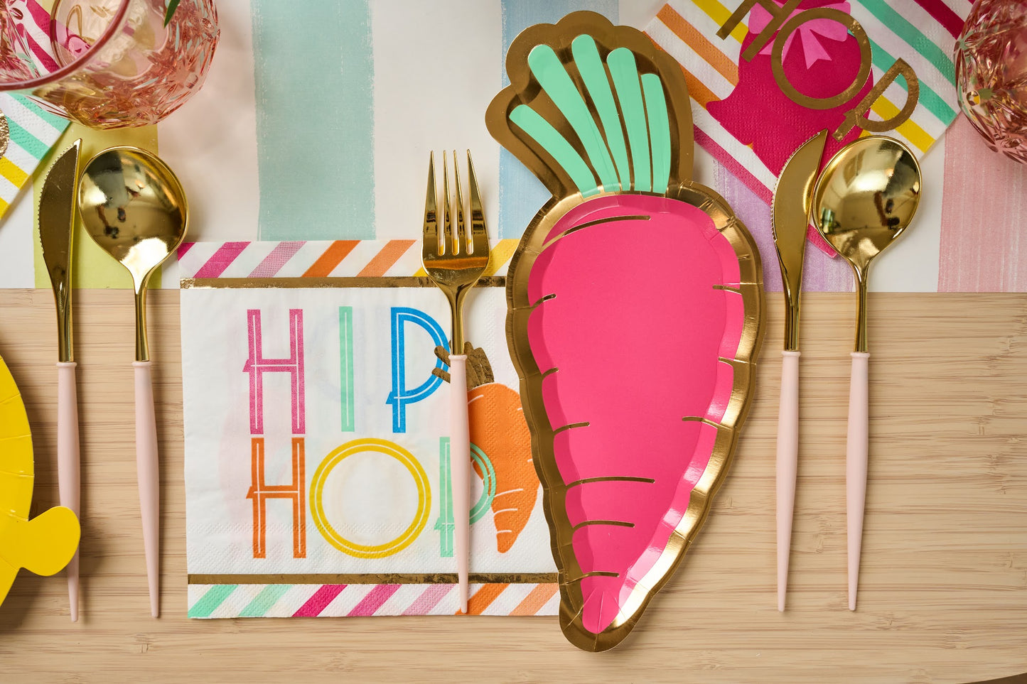 Hip Hop Die-Cut Carrot Plates (8 Count)